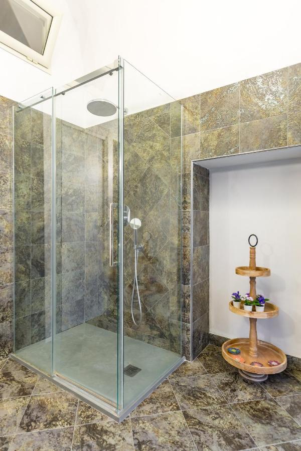 Design Flat In The City Center By Wonderful Italy
